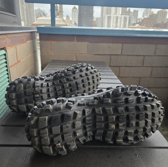 Balenciaga Men's Black Rubber Clogs - Picture 6 of 6